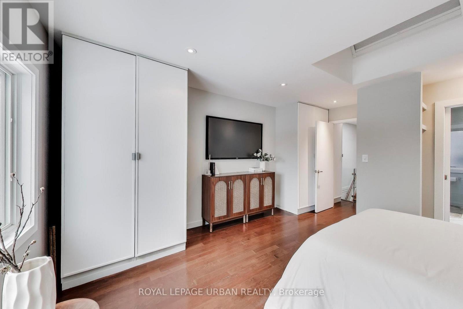 132 Mortimer Avenue, Toronto, Ontario  M4K 2A4 - Photo 18 - E12780552