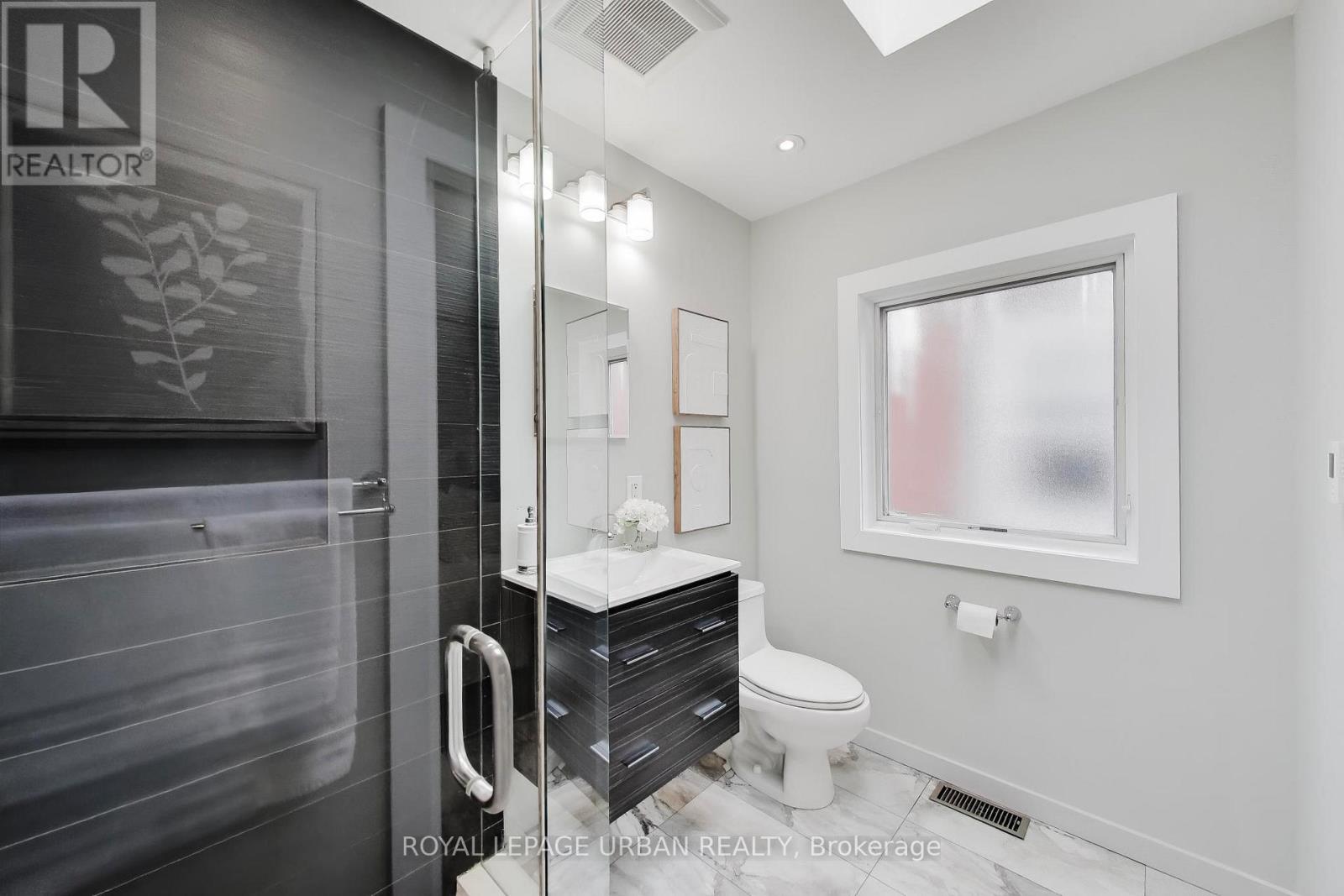 132 Mortimer Avenue, Toronto, Ontario  M4K 2A4 - Photo 20 - E12780552