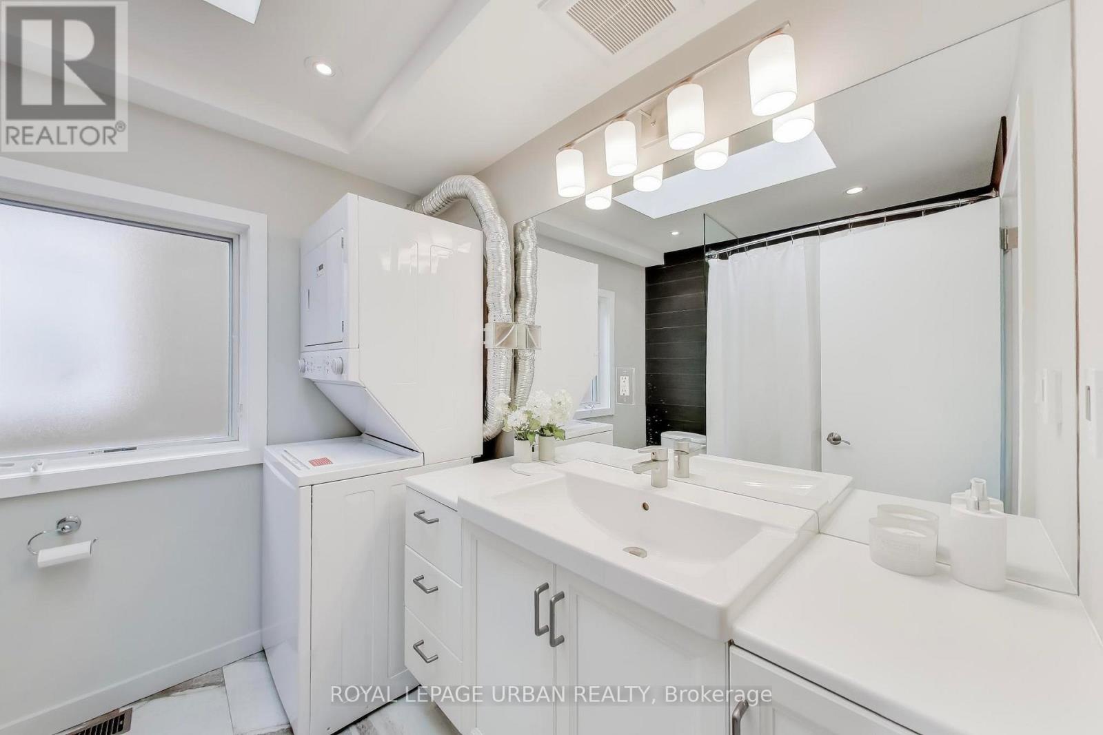 132 Mortimer Avenue, Toronto, Ontario  M4K 2A4 - Photo 23 - E12780552