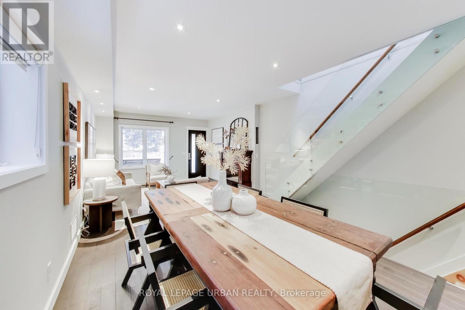 132 Mortimer Avenue, Toronto, Ontario  M4K 2A4 - Photo 9 - E12780552