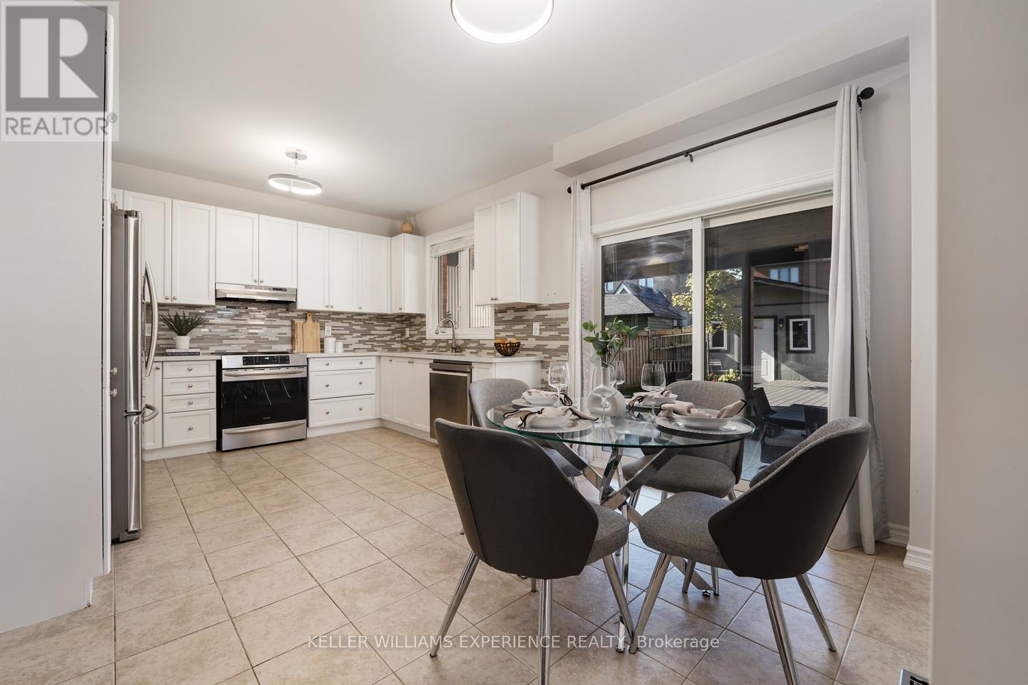 2199 Dawson Crescent, Innisfil, Ontario  L9S 0G9 - Photo 14 - N12780466