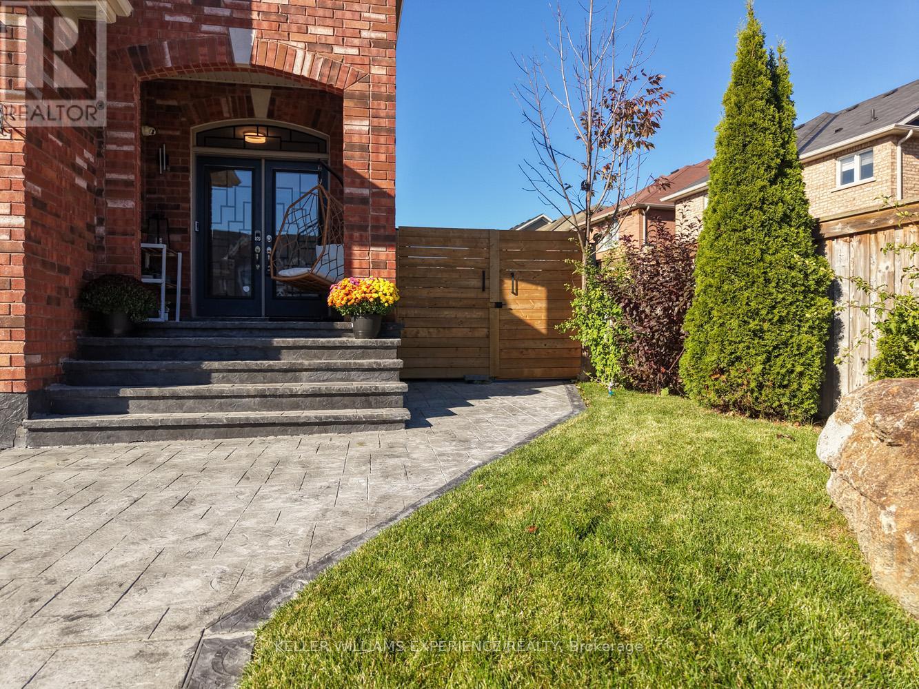 2199 Dawson Crescent, Innisfil, Ontario  L9S 0G9 - Photo 5 - N12780466