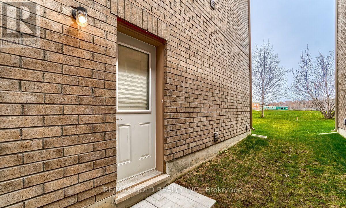 174 Sutherland Avenue, Bradford West Gwillimbury (Bradford), Ontario  L3Z 4H7 - Photo 28 - N12780580