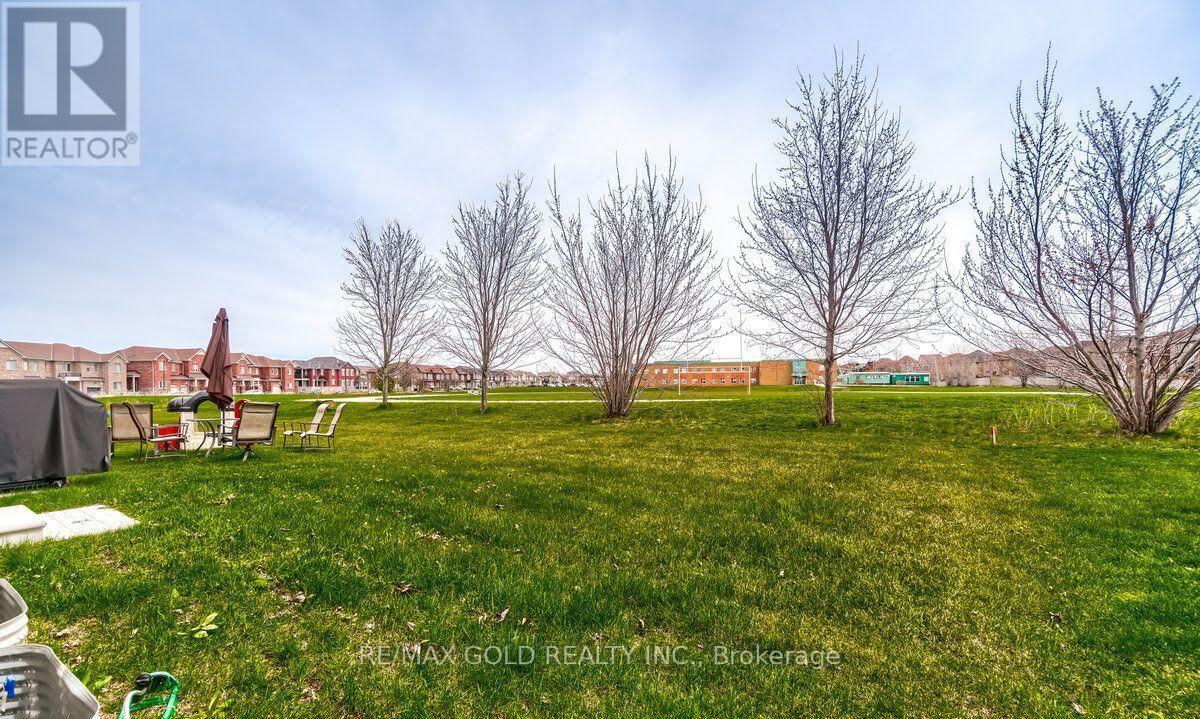 174 Sutherland Avenue, Bradford West Gwillimbury (Bradford), Ontario  L3Z 4H7 - Photo 30 - N12780580