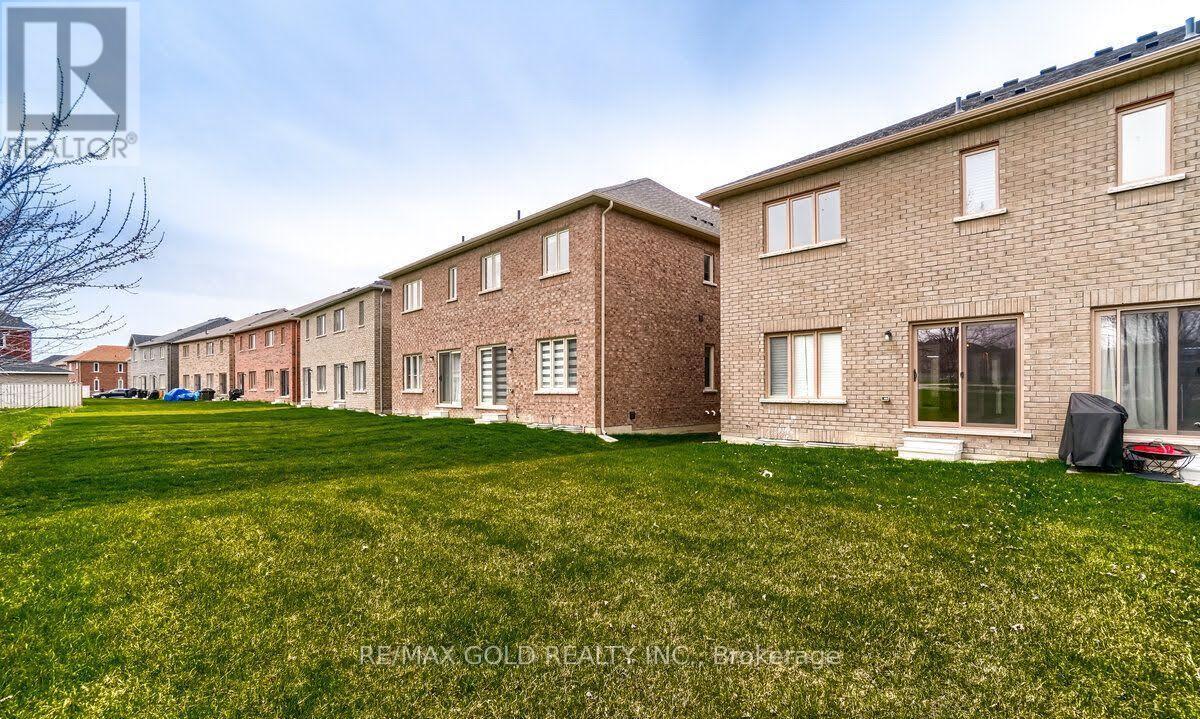 174 Sutherland Avenue, Bradford West Gwillimbury (Bradford), Ontario  L3Z 4H7 - Photo 31 - N12780580