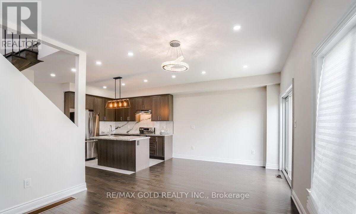 174 Sutherland Avenue, Bradford West Gwillimbury (Bradford), Ontario  L3Z 4H7 - Photo 6 - N12780580