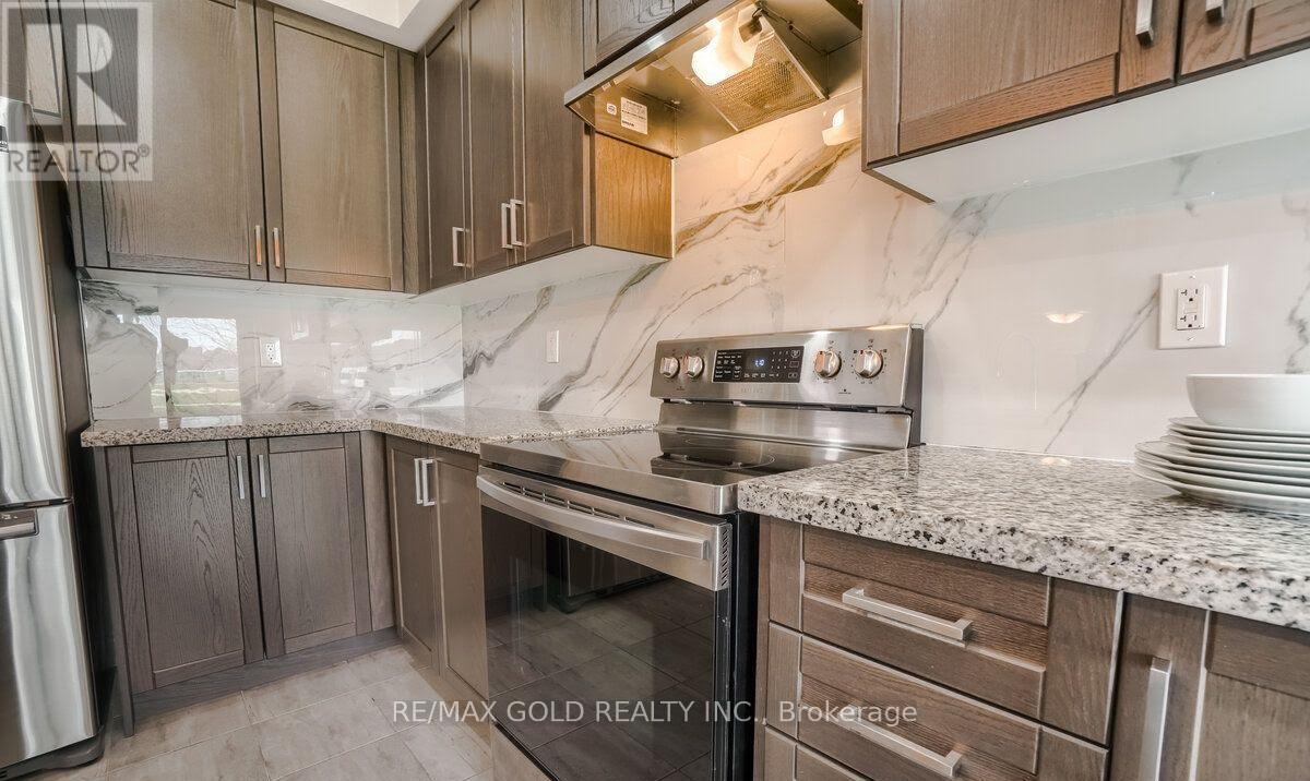 174 Sutherland Avenue, Bradford West Gwillimbury (Bradford), Ontario  L3Z 4H7 - Photo 7 - N12780580