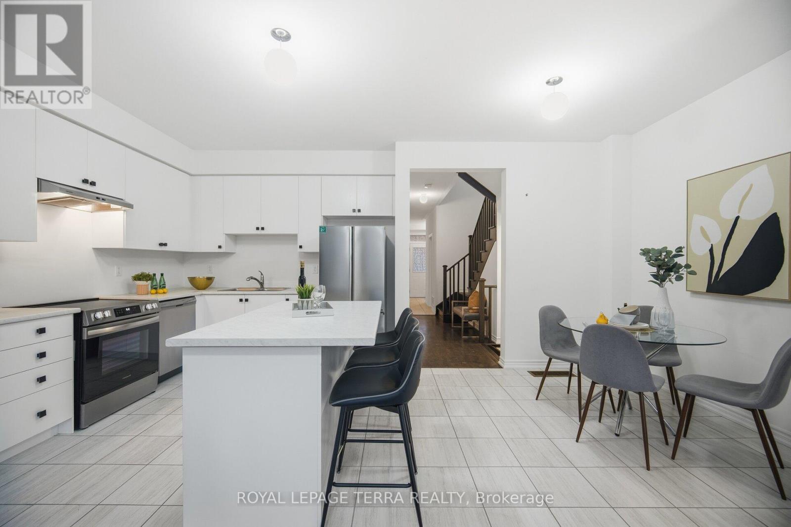 29 Tamworth Terrace, Barrie, Ontario  L9J 0W5 - Photo 5 - S12780484