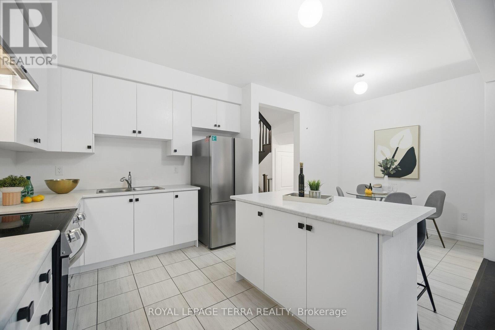 29 Tamworth Terrace, Barrie, Ontario  L9J 0W5 - Photo 7 - S12780484