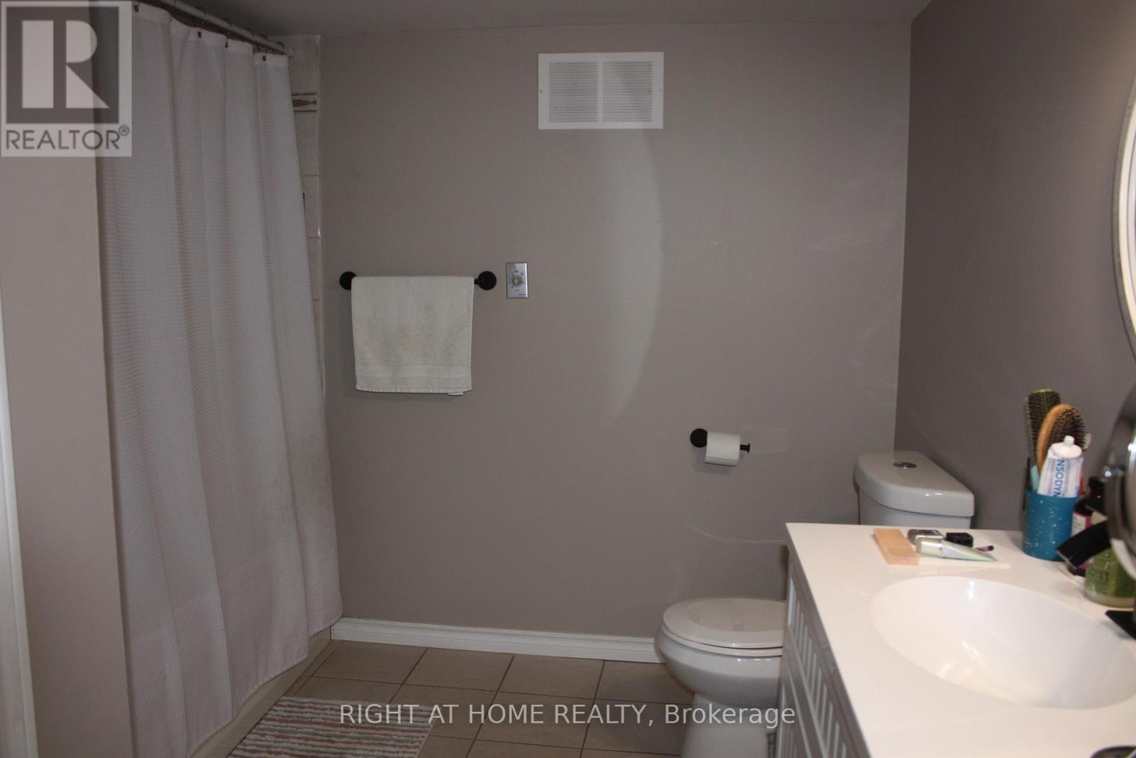 Lower - 46 Lougheed Road, Barrie, Ontario  L4N 8G1 - Photo 15 - S12780506