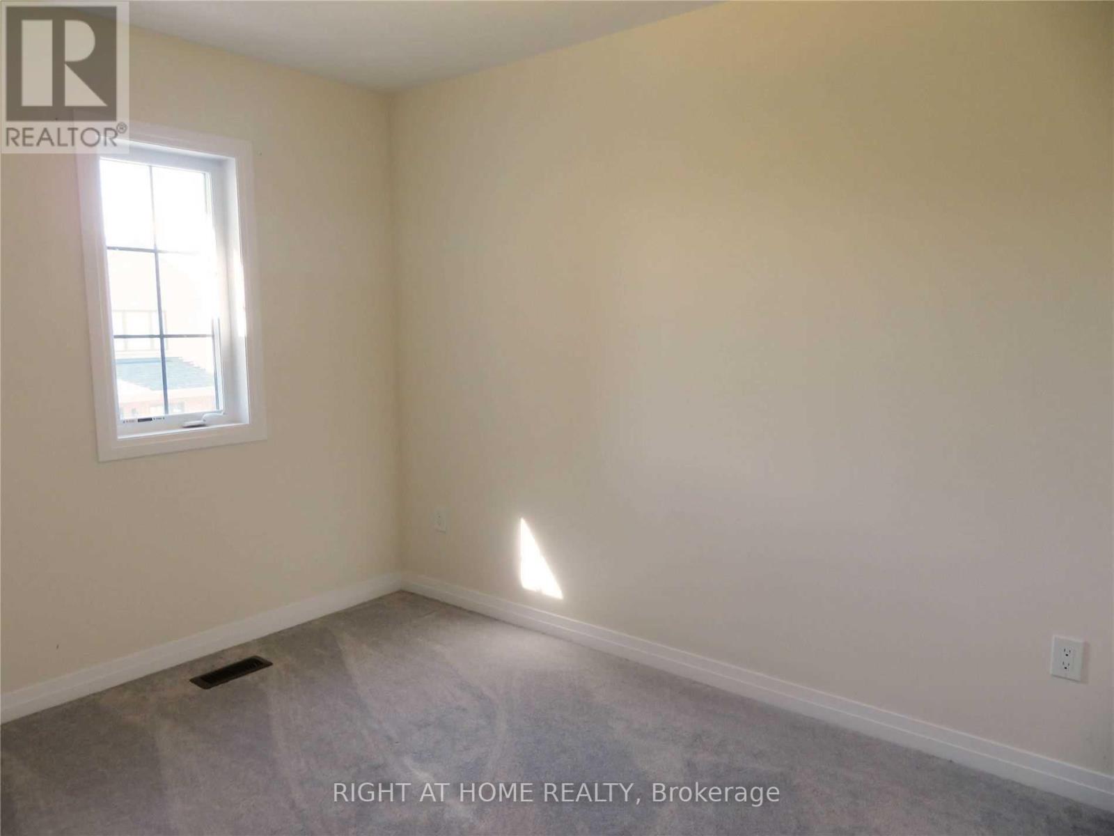 37 Bedford Estates Crescent, Barrie (Bayshore), Ontario  L4N 9K5 - Photo 8 - S12780536