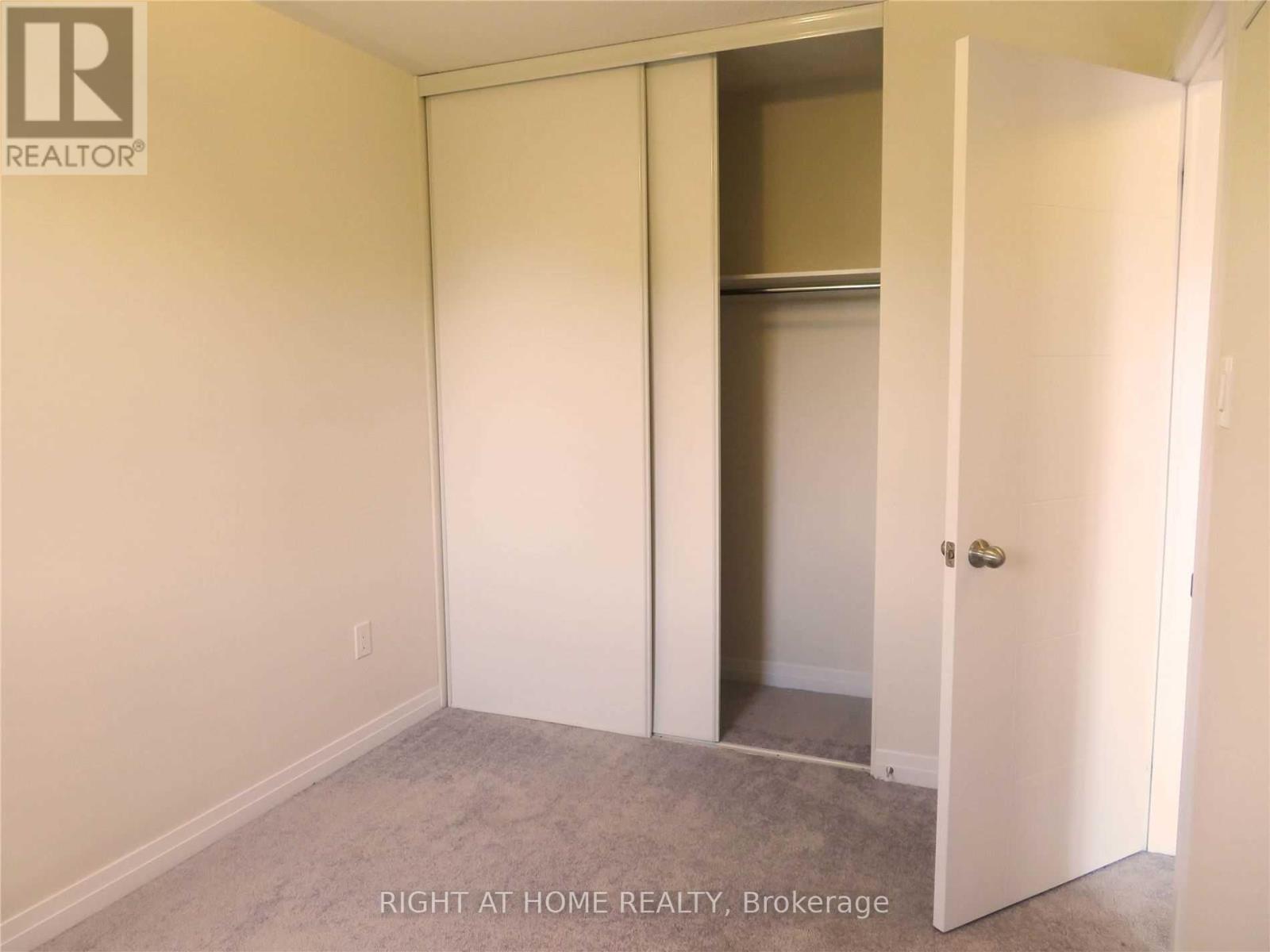 37 Bedford Estates Crescent, Barrie (Bayshore), Ontario  L4N 9K5 - Photo 9 - S12780536