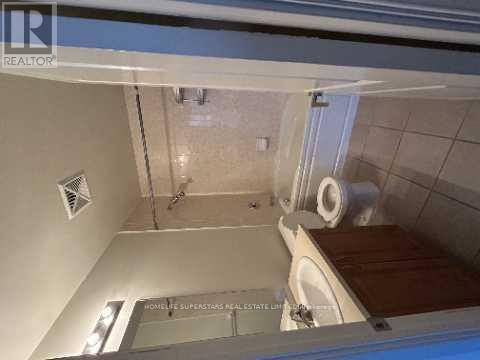 1003 - 349 Rathburn Road W, Mississauga, Ontario  L5B 0G9 - Photo 4 - W12762836