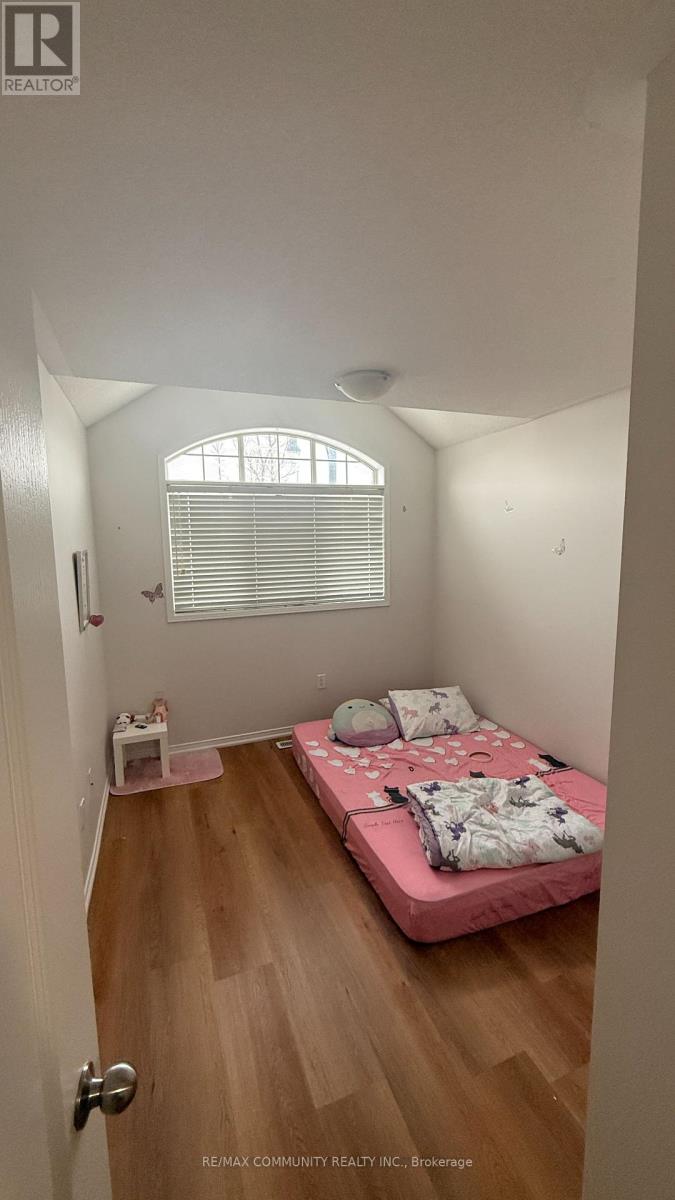 Main - 46 Delambray Street, Brampton, Ontario  K6H 5R6 - Photo 4 - W12780068