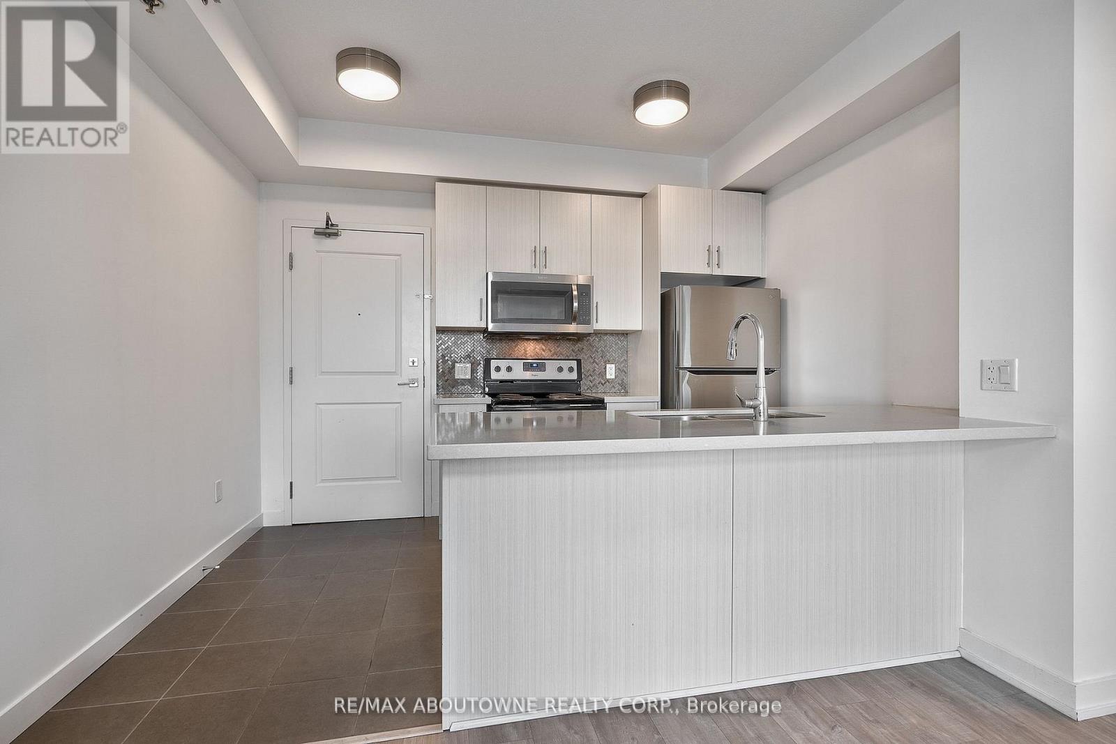 306 - 2490 Old Bronte Road, Oakville, Ontario  L6M 0Y5 - Photo 5 - W12780432