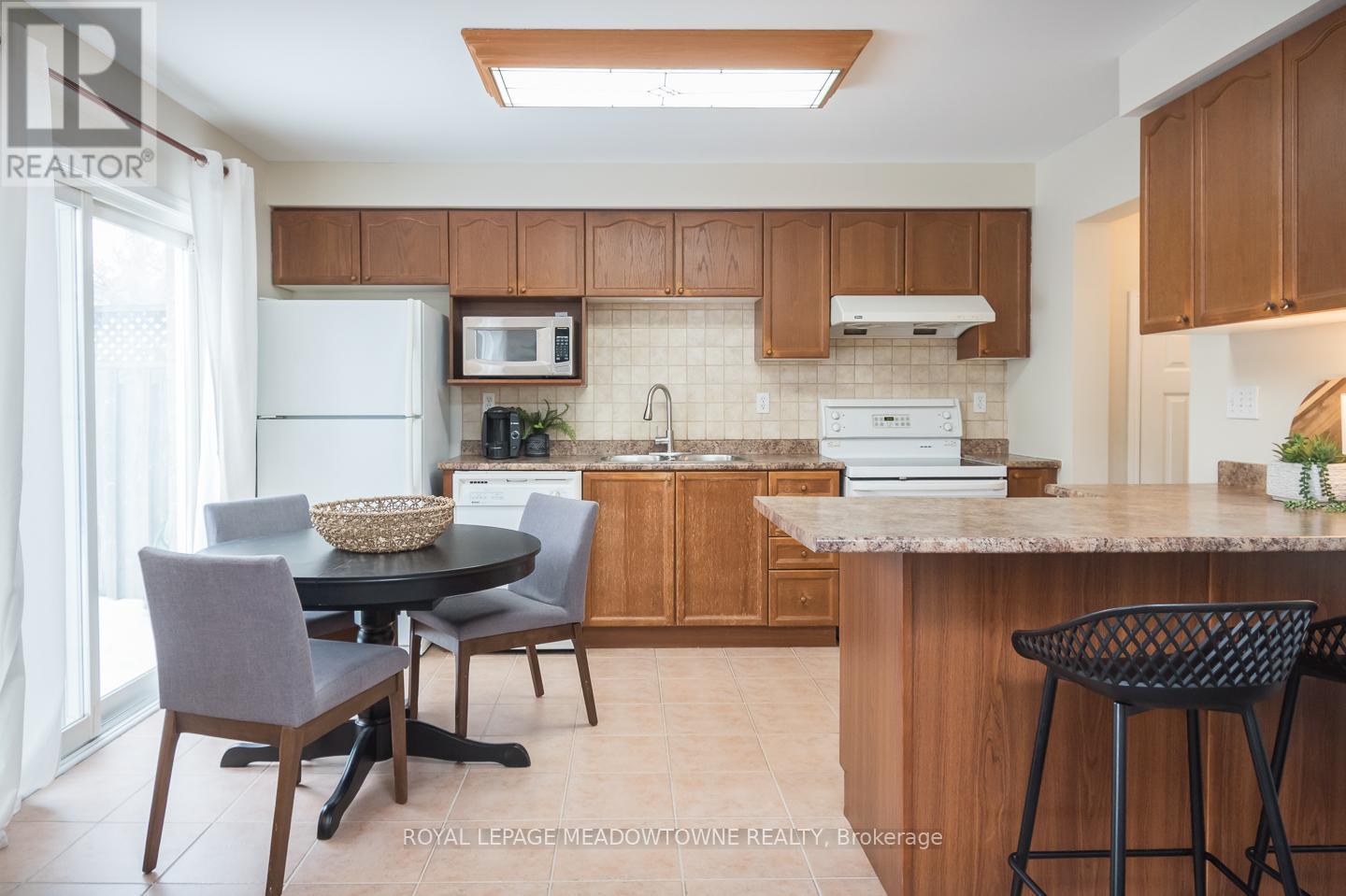 1617 Gowling Terrace, Milton, Ontario  L9T 5J6 - Photo 12 - W12780454