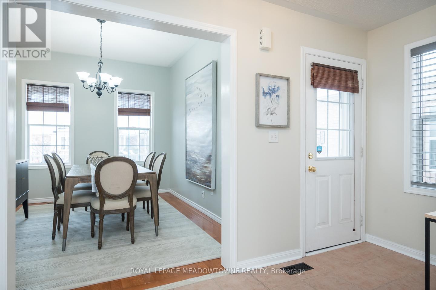 1617 Gowling Terrace, Milton, Ontario  L9T 5J6 - Photo 6 - W12780454