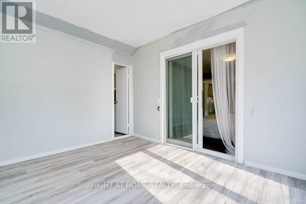 16 Forty Third Street, Toronto, Ontario  M8W 3P6 - Photo 23 - W12780482