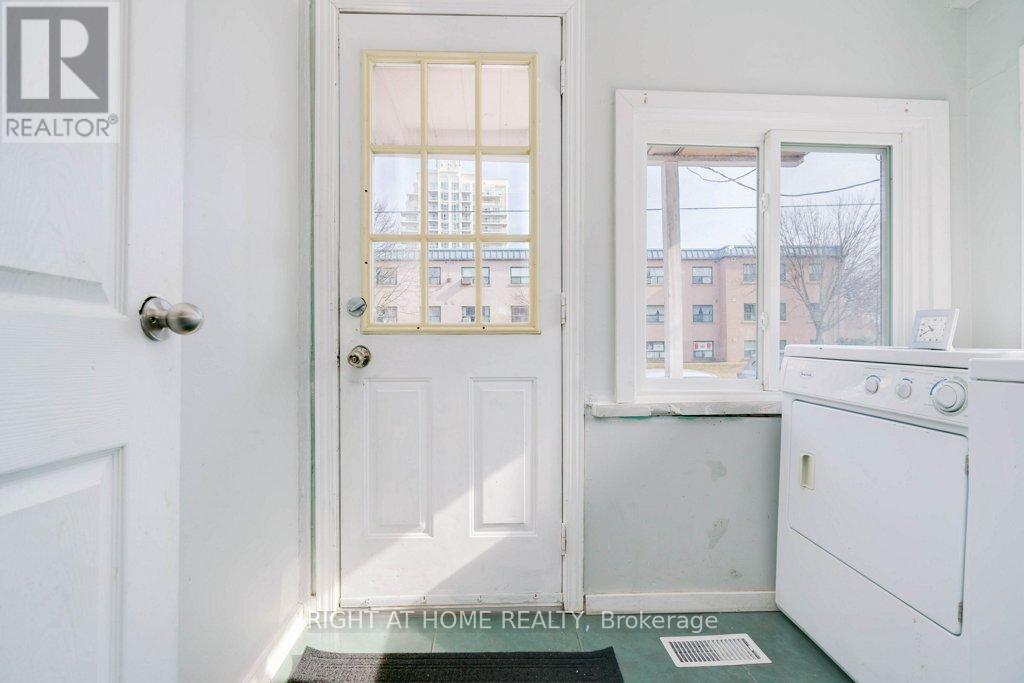 16 Forty Third Street, Toronto, Ontario  M8W 3P6 - Photo 28 - W12780482