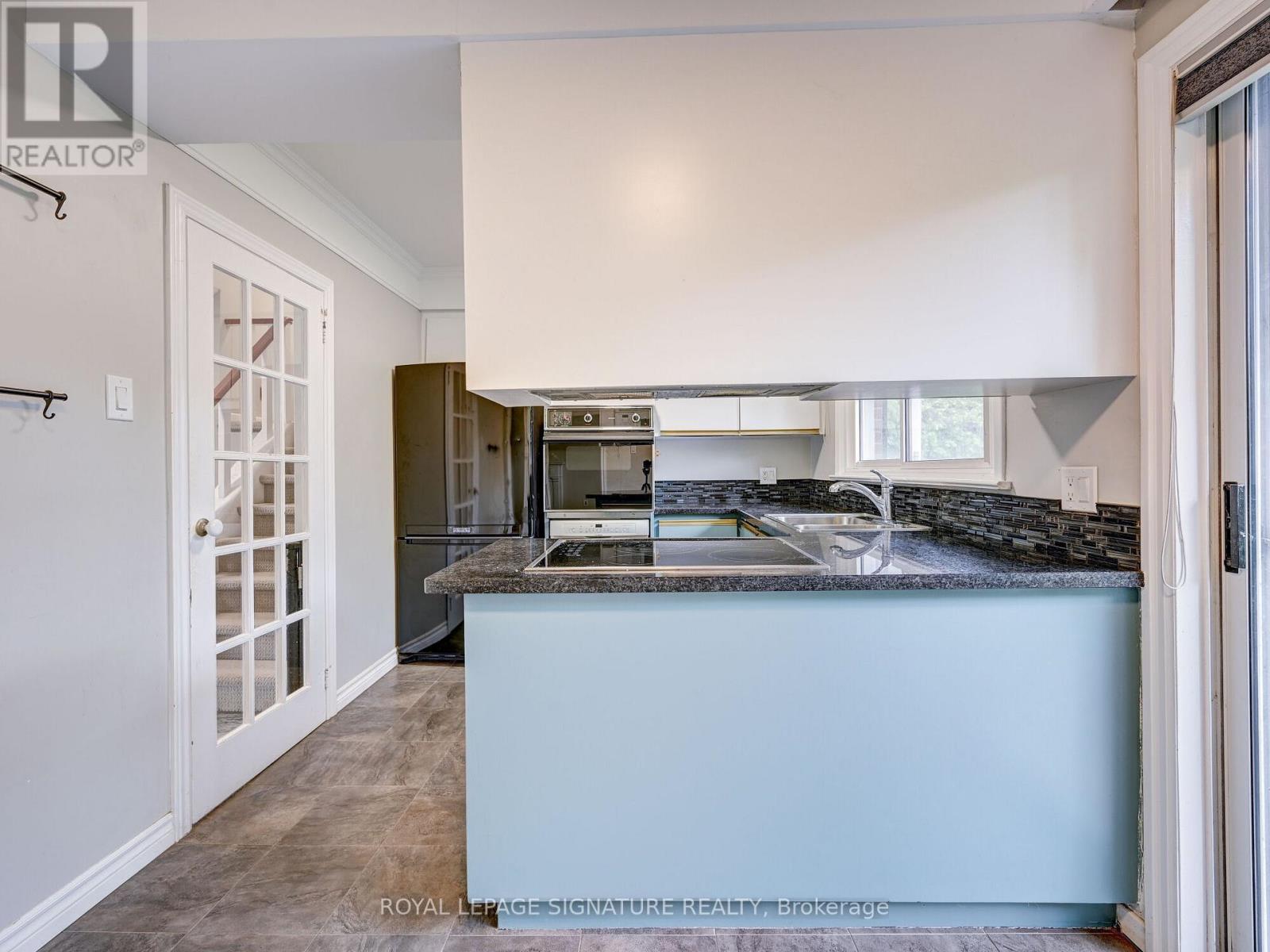 251 Third Line, Oakville, Ontario  L6L 4A2 - Photo 14 - W12780582