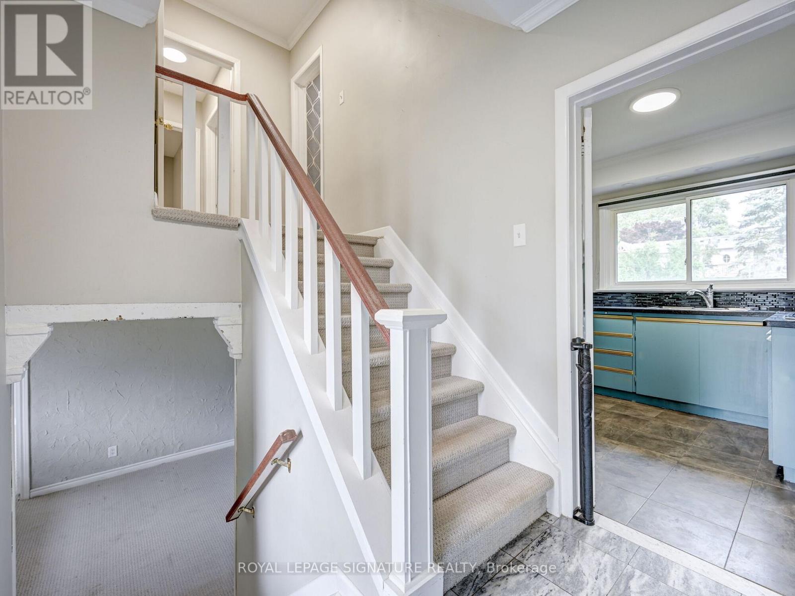 251 Third Line, Oakville, Ontario  L6L 4A2 - Photo 16 - W12780582