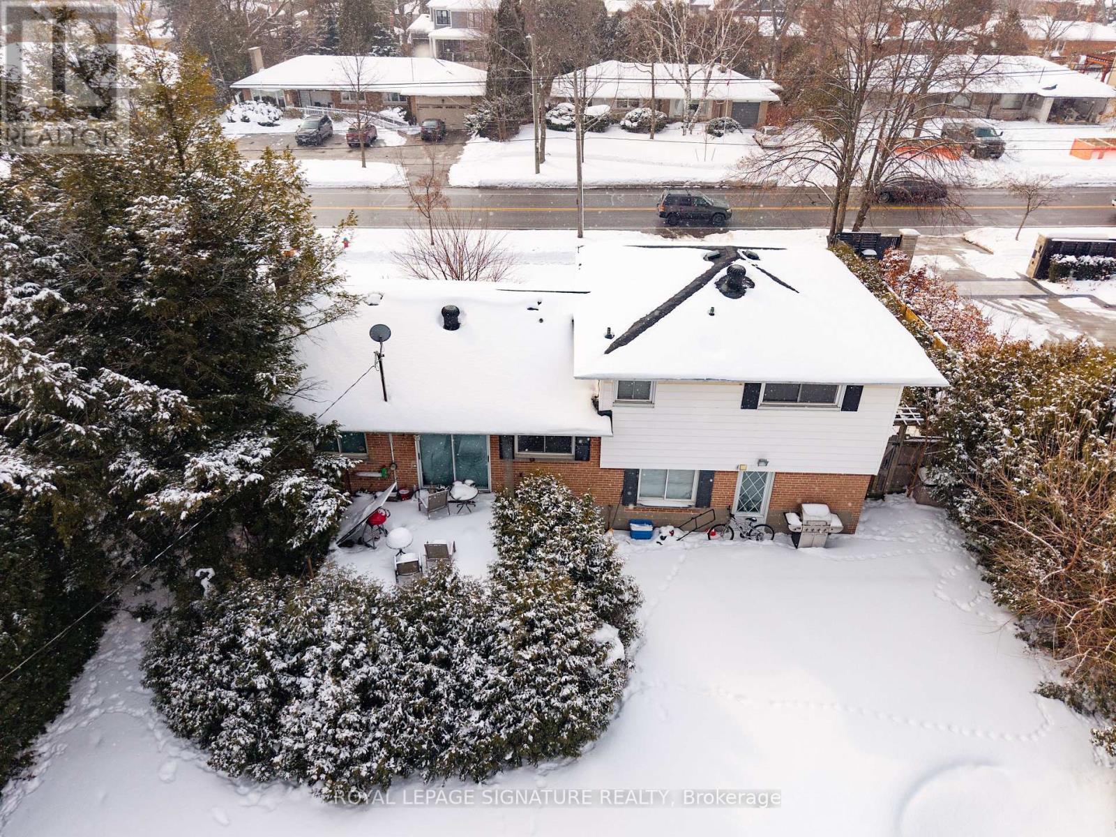 251 Third Line, Oakville, Ontario  L6L 4A2 - Photo 47 - W12780582