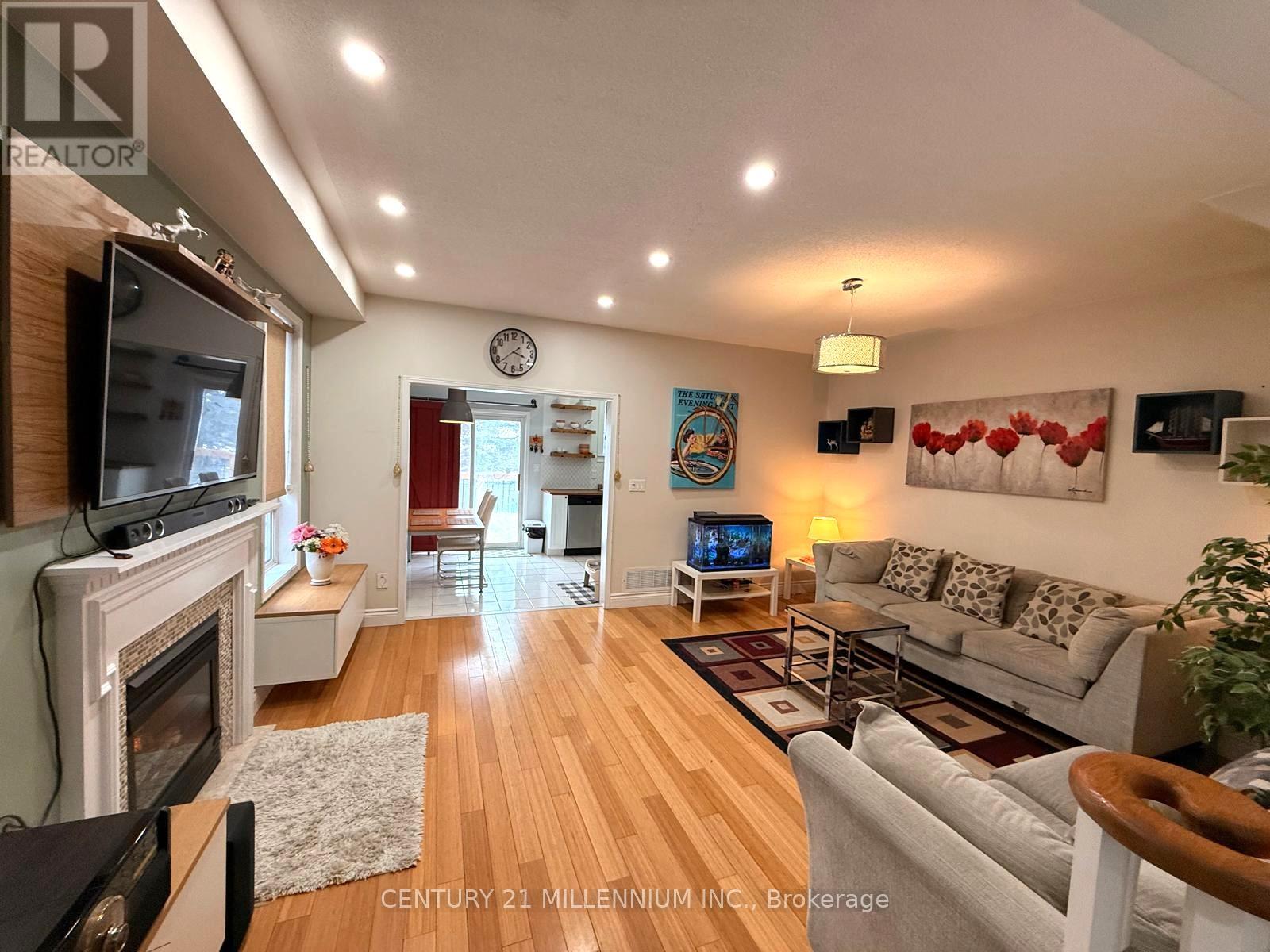 36 Hesketh Court W, Caledon, Ontario  L7C 1C6 - Photo 5 - W12780590