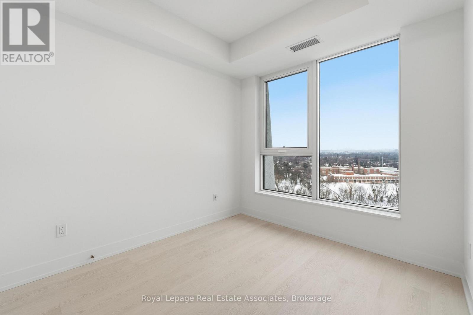 1515 - 60 Central Park Roadway, Toronto, Ontario  M9A 3K1 - Photo 10 - W12780604