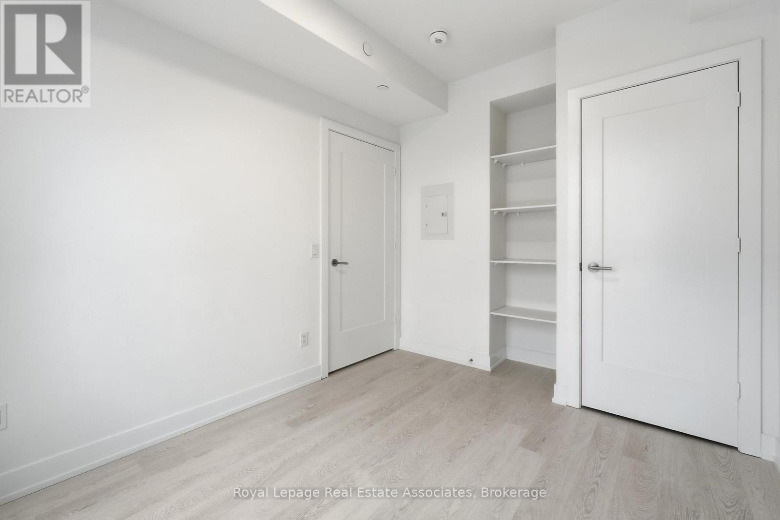 1515 - 60 Central Park Roadway, Toronto, Ontario  M9A 3K1 - Photo 11 - W12780604