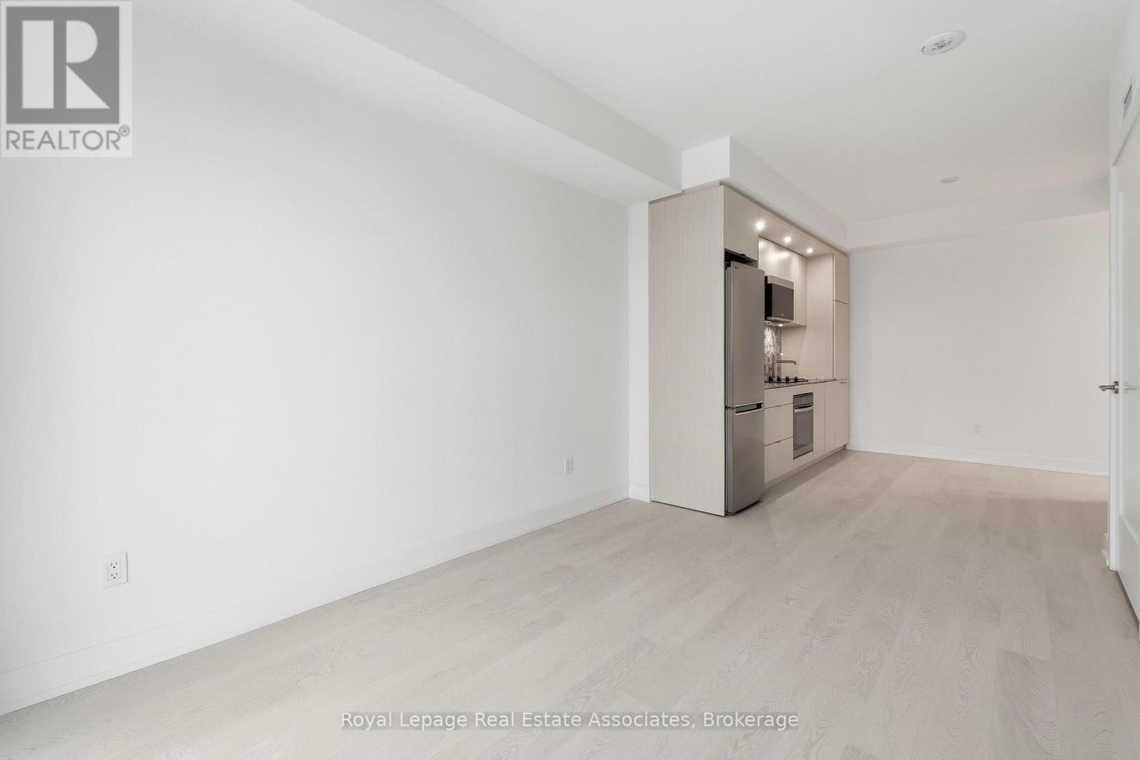 1515 - 60 Central Park Roadway, Toronto, Ontario  M9A 3K1 - Photo 9 - W12780604