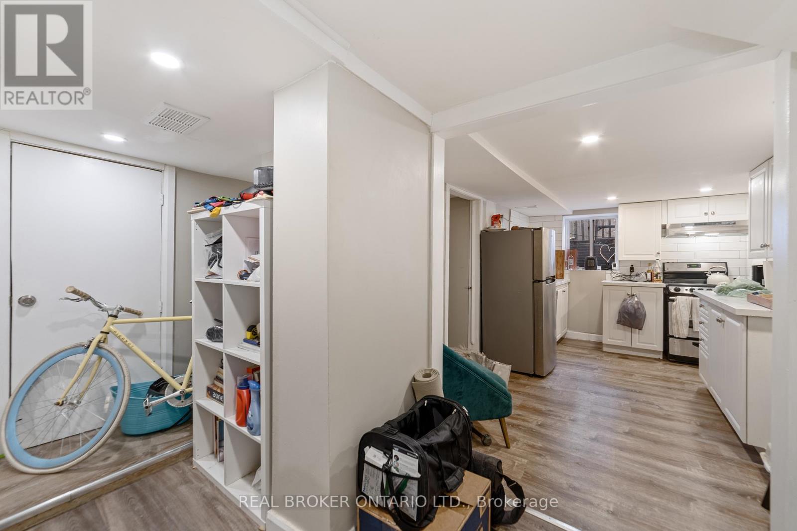 29 Gibson Avenue, Hamilton, Ontario  L8L 6J4 - Photo 4 - X12780426