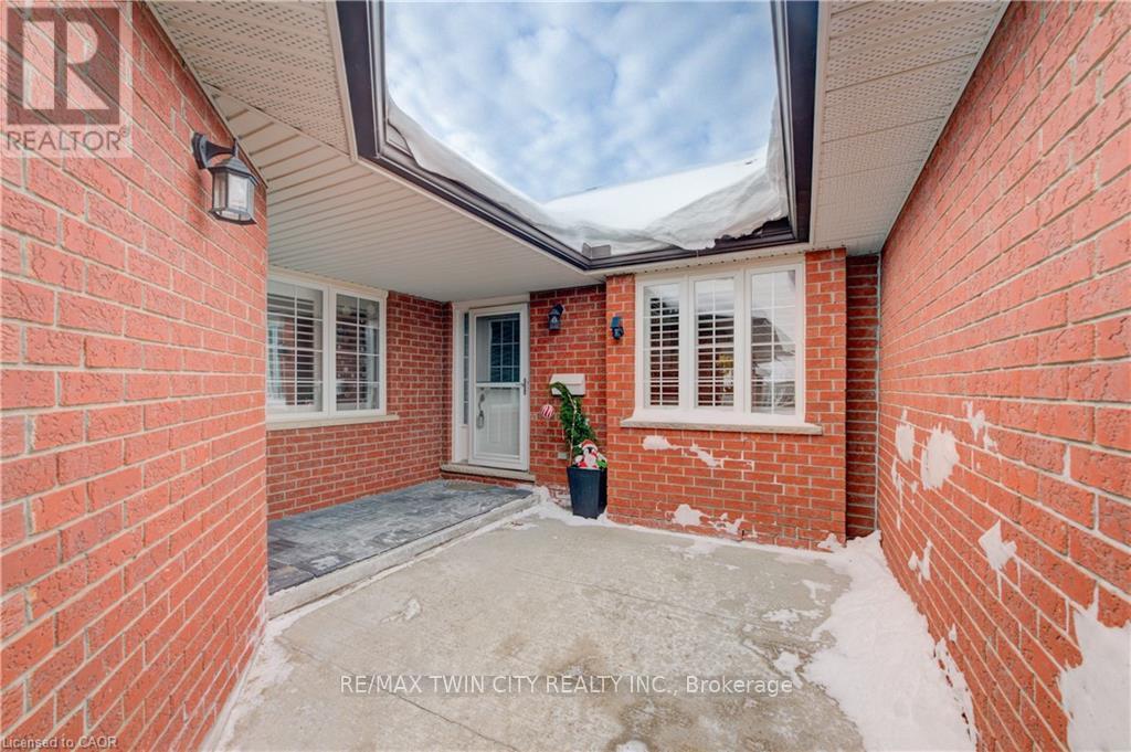 18 - 10 Isherwood Avenue, Cambridge, Ontario  N1R 8L5 - Photo 2 - X12780462