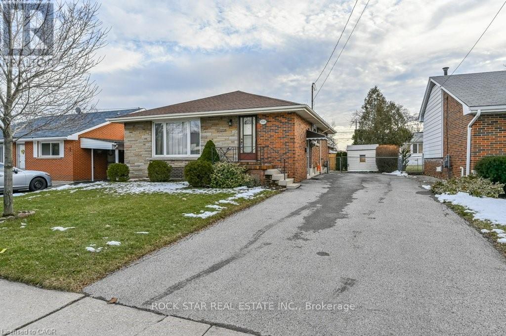 158 FENNELL AVENUE E, Hamilton, Ontario