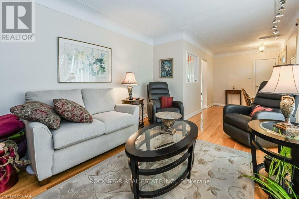 158 Fennell Avenue E, Hamilton, Ontario  L9A 1S3 - Photo 10 - X12780570