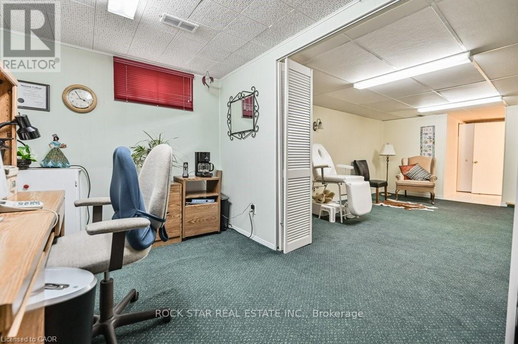 158 Fennell Avenue E, Hamilton, Ontario  L9A 1S3 - Photo 24 - X12780570