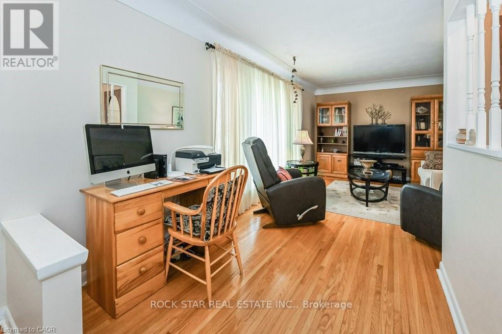 158 Fennell Avenue E, Hamilton, Ontario  L9A 1S3 - Photo 5 - X12780570