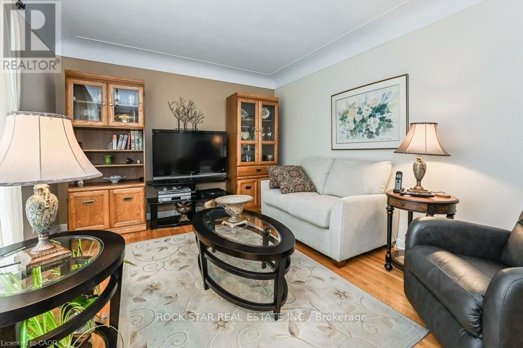 158 Fennell Avenue E, Hamilton, Ontario  L9A 1S3 - Photo 8 - X12780570