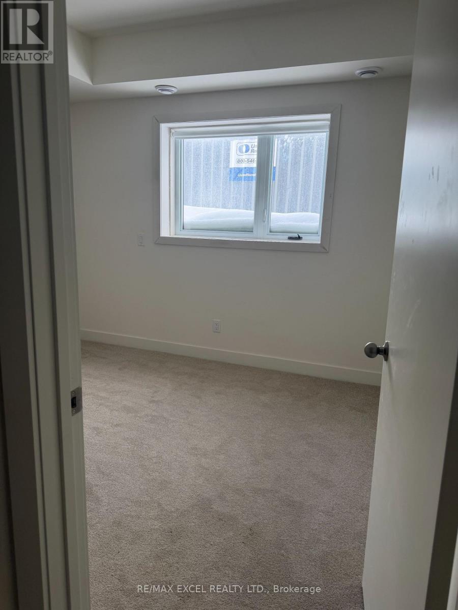 16 Melbourne Avenue, St. Catharines, Ontario  L2P 3J8 - Photo 6 - X12780600