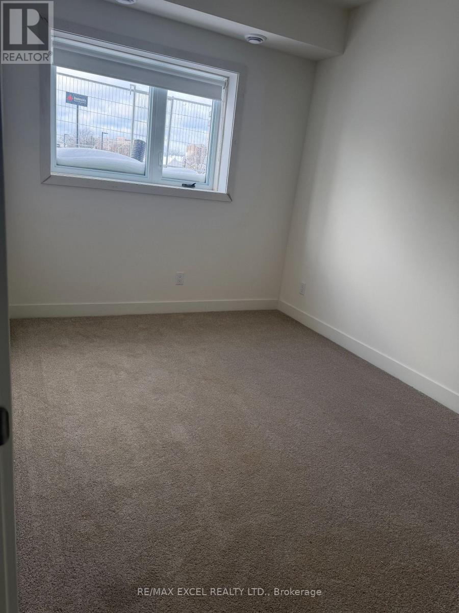 16 Melbourne Avenue, St. Catharines, Ontario  L2P 3J8 - Photo 7 - X12780600