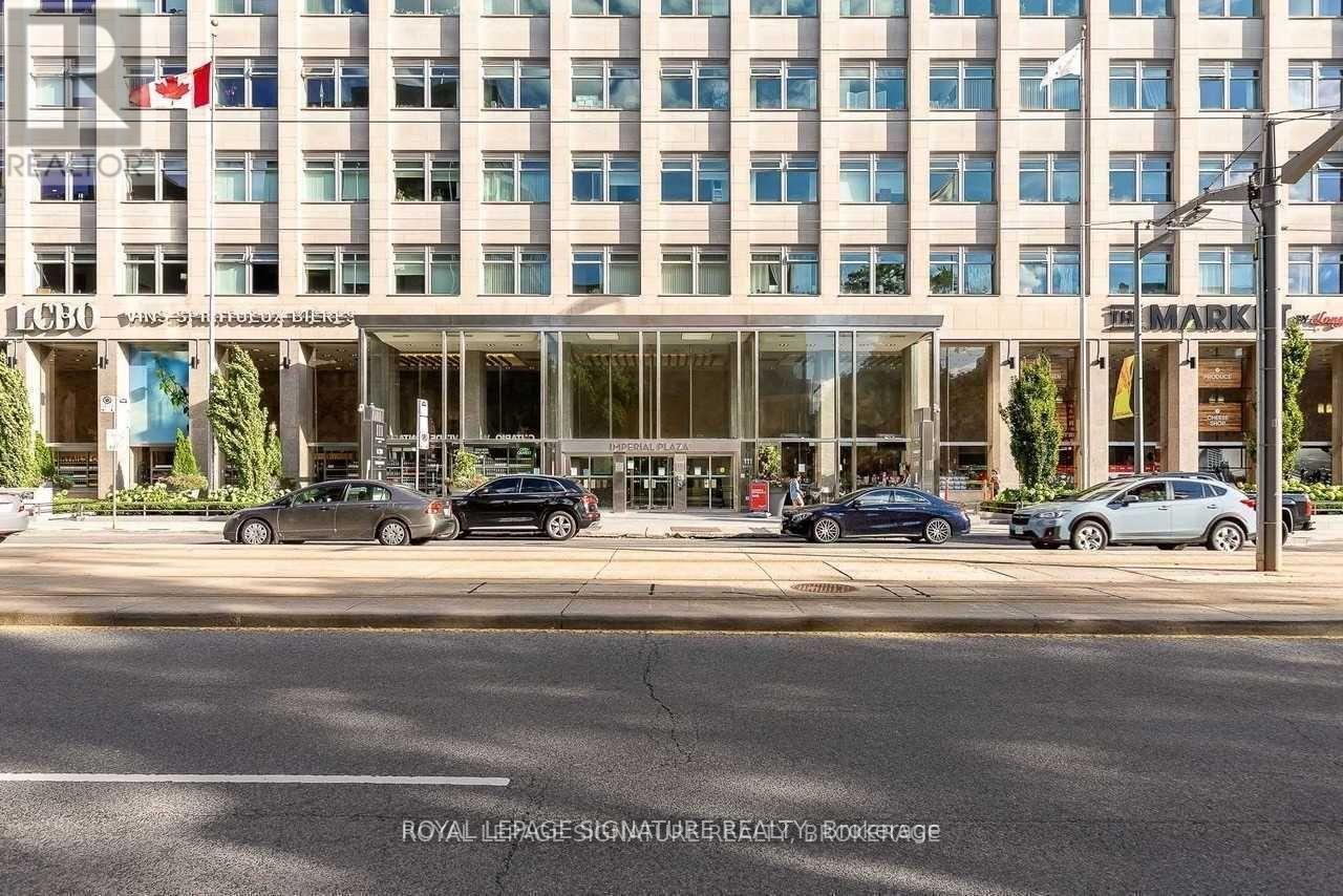 422 - 111 St Clair Avenue W, Toronto, Ontario  M4V 1N5 - Photo 2 - C12771442