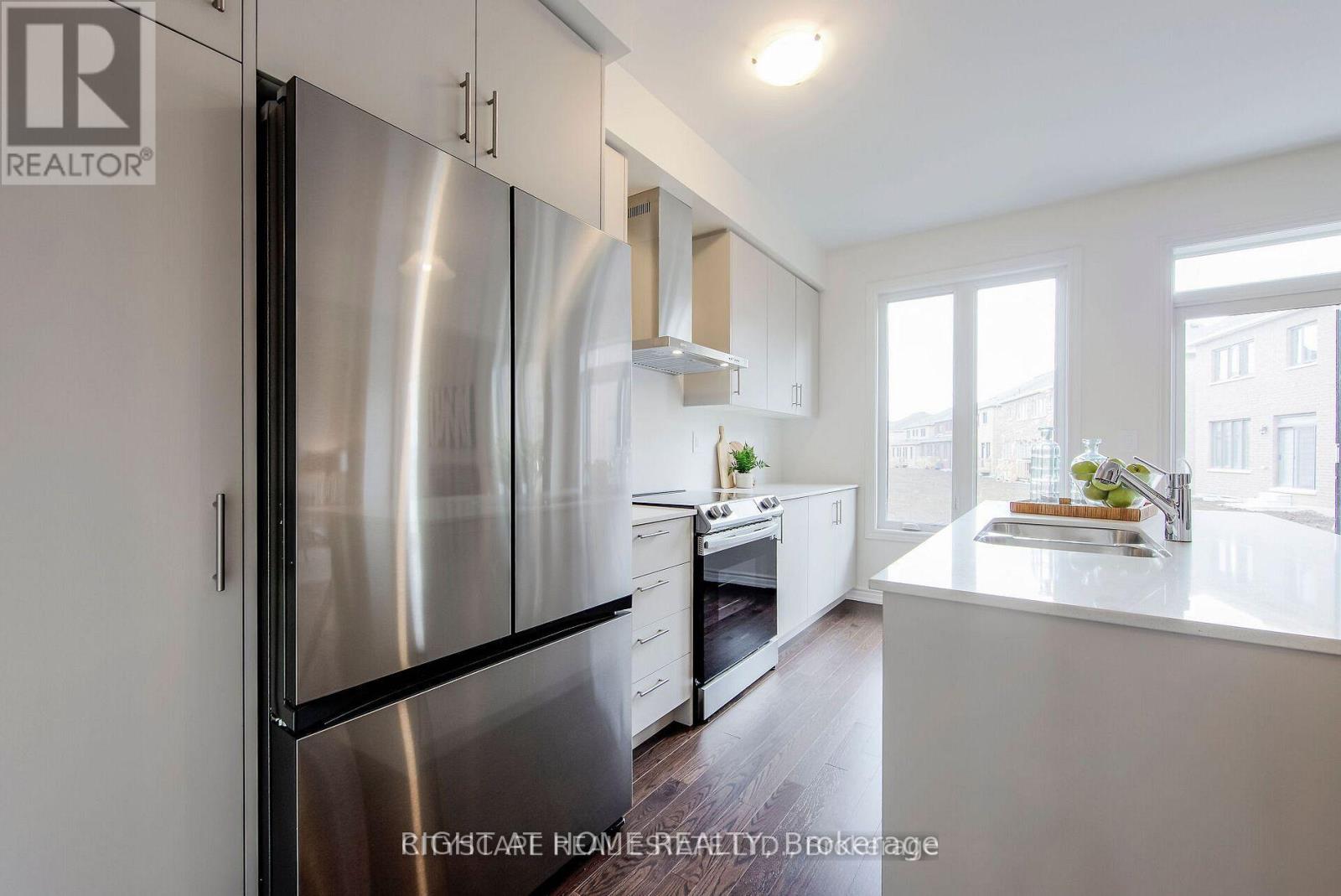 1462 Kitchen Court, Milton, Ontario  L9E 1Y8 - Photo 13 - W12679164