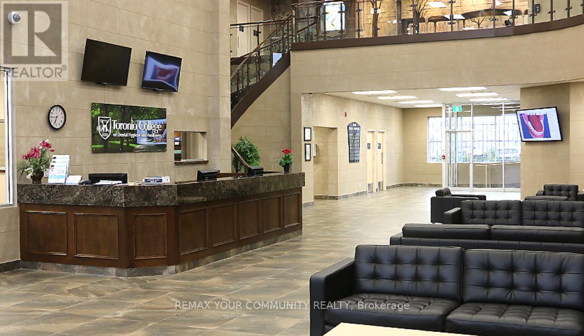 28 Vanley Crescent, Toronto, Ontario  M3J 2B8 - Photo 3 - W12727960