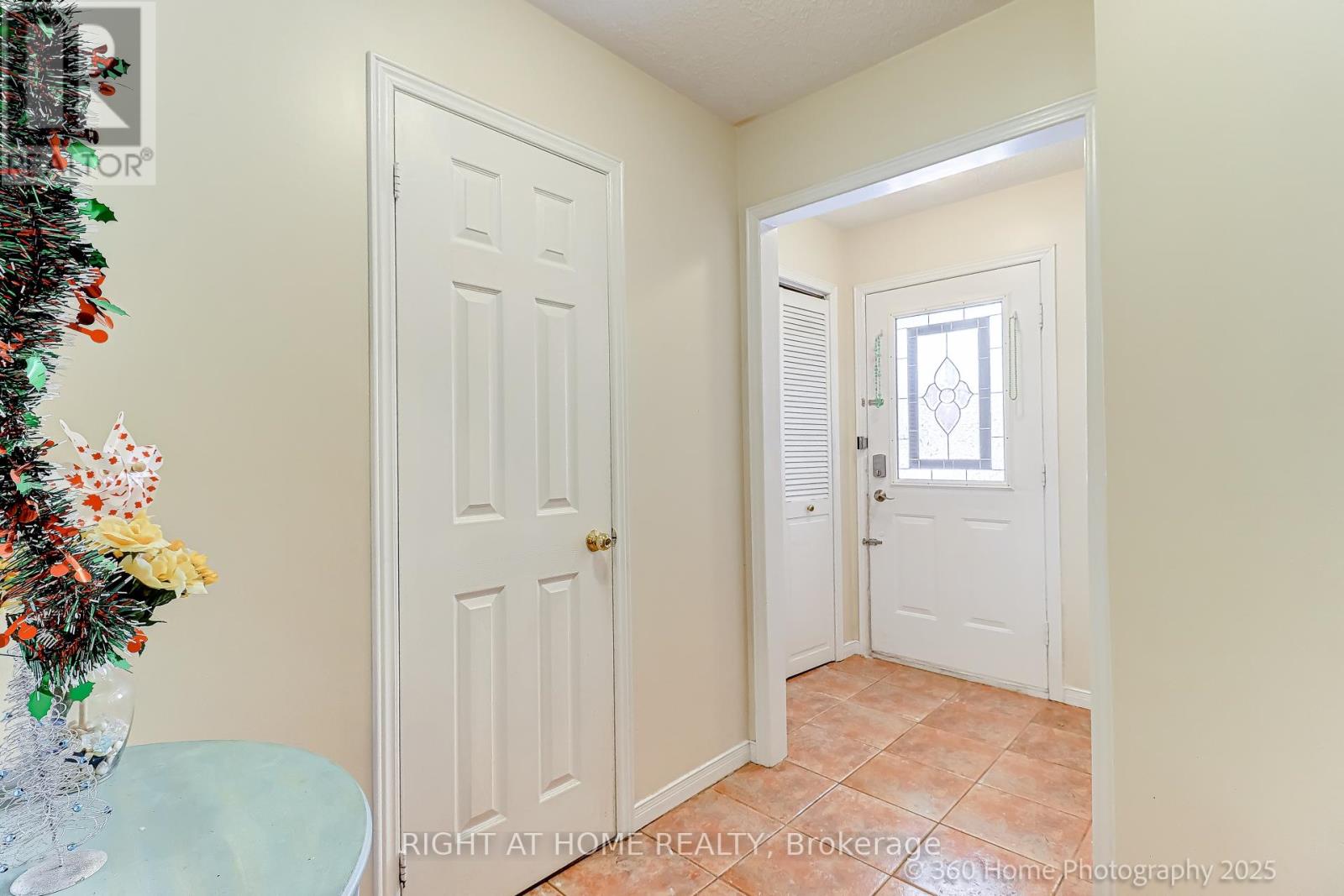 5502 Cosmic Crescent, Mississauga, Ontario  L4Z 3R9 - Photo 3 - W12773844