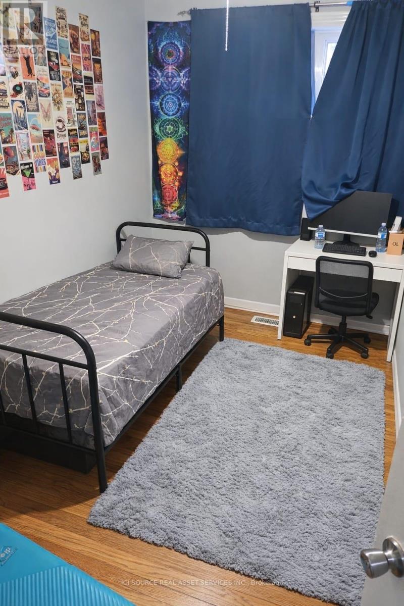 7053 Harwick Drive, Mississauga, Ontario  L4T 3A3 - Photo 7 - W12752046