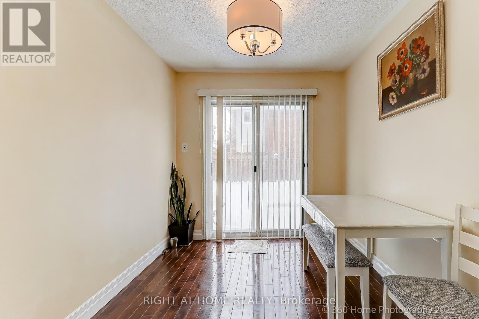 5502 Cosmic Crescent, Mississauga, Ontario  L4Z 3R9 - Photo 7 - W12773844