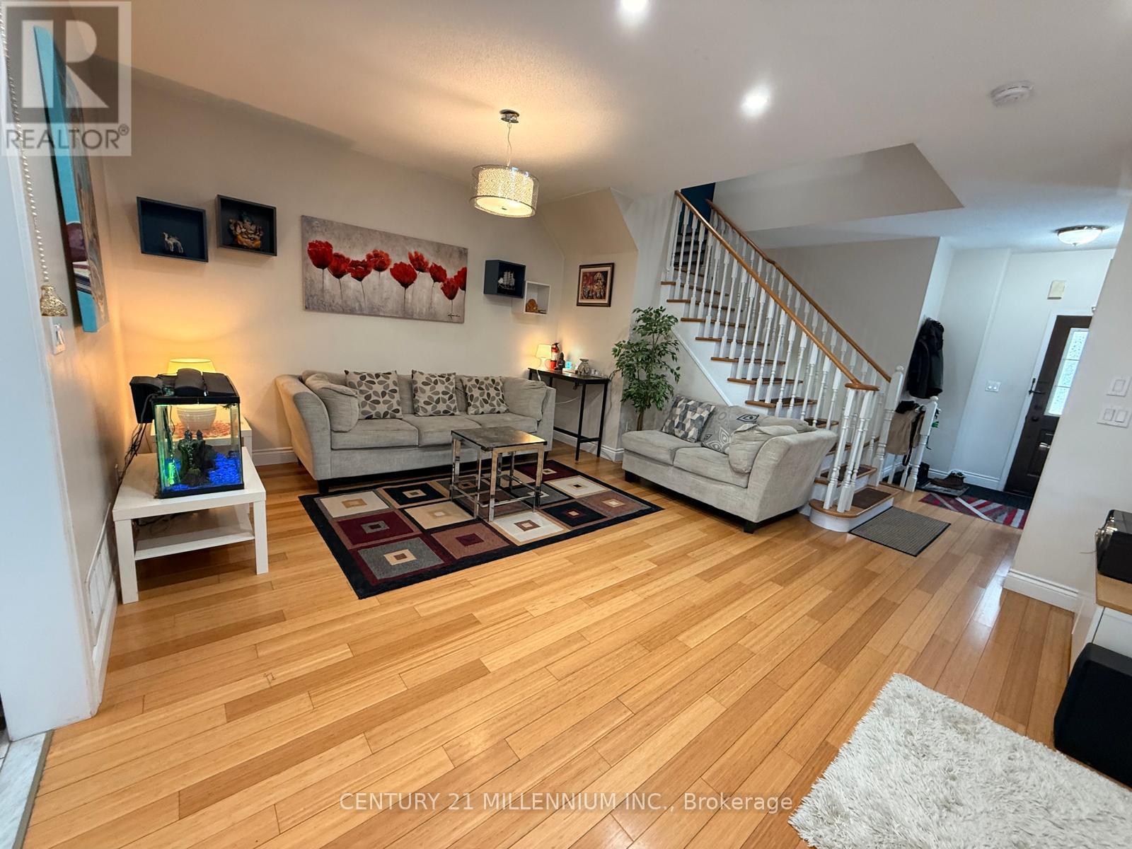 36 Hesketh Court W, Caledon, Ontario  L7C 1C6 - Photo 9 - W12780590