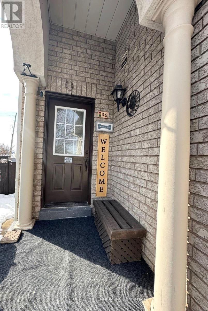 36 Hesketh Court W, Caledon, Ontario  L7C 1C6 - Photo 4 - W12780590