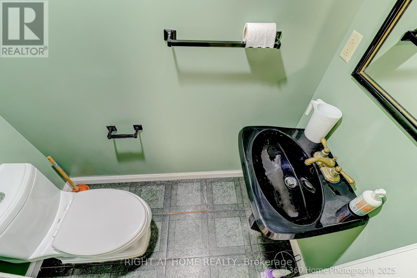 5502 Cosmic Crescent, Mississauga, Ontario  L4Z 3R9 - Photo 14 - W12773844