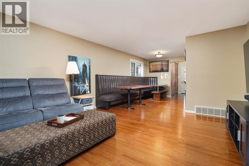 154 Mount Pleasant Drive, Camrose, Alberta  T4V 4A9 - Photo 15 - A2285270