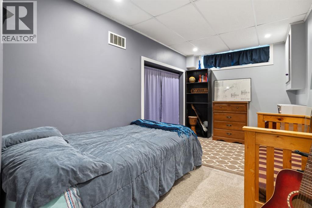 154 Mount Pleasant Drive, Camrose, Alberta  T4V 4A9 - Photo 36 - A2285270